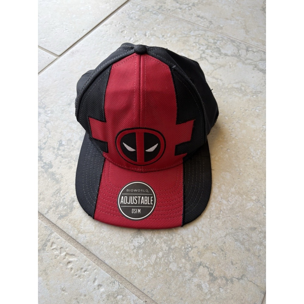 Marvel Comics Deadpool Bioworld Snapback Baseball Cap Hat Flat Bill Black Red